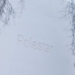 Nur ein dezenter Schriftzug verweist auf die Marke Polestar. (Bild:  Polestar)