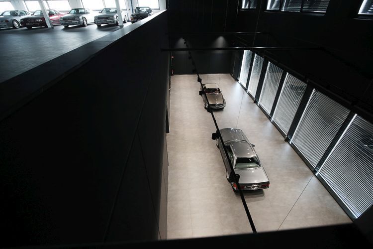 Die 1963 gegründete Auto Heusel GmbH & Co KG ist autorisierter Mercedes-Benz- und Smart-Servicepartner. Der Verkauf von Young- und Oldtimern der Marke Mercedes-Benz sowie die Reparatur und Restaurierung dieser Fahrzeuge gehören ebenfalls zum Repertoire des Unternehmens.  (Heusel Classic)