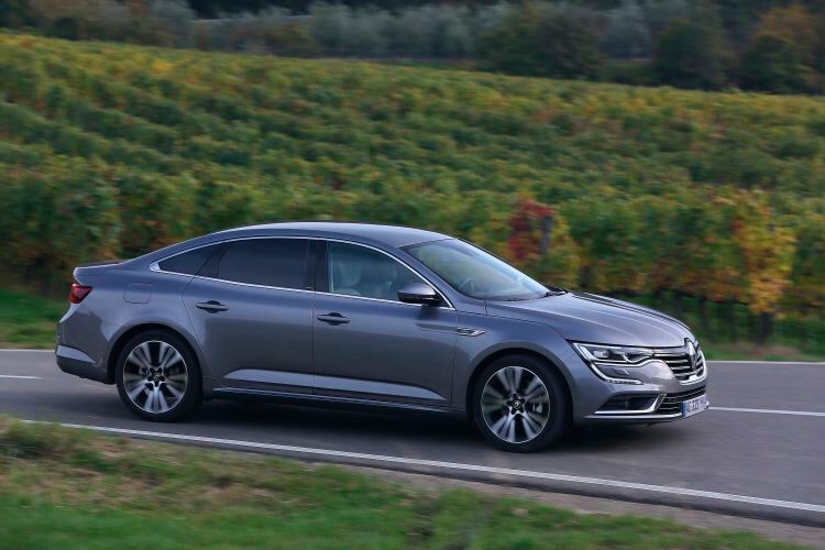Ob nun typisch Renault oder nicht: Der Talisman gefällt mit einem modernen, aber auch zweckmäßigen Design und Schnörkeleien. (Renault AG)