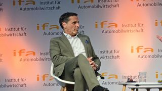 Skoda-Vorstandsvorsitzender Klaus Zellmer auf dem IfA-Kongress in Nürtingen. (Bild: Rehberg - VCG)