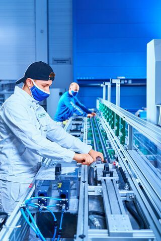 Die Kunststoffprofile von Technoform übertragen Wärme so effektiv wie Metall. Sie haben zusätzlich den Vorteil, korrosionsbeständig und wirtschaftlich zu sein.  (Mobil-Mark)