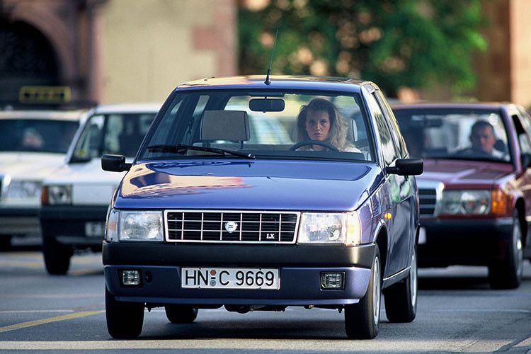 1992 folgte die nächste Auffrischung, das Frontdesign erinnerte nun an den Lancia Dedra. (Foto: Lancia)