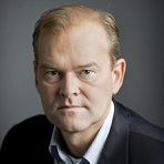 Titel, Name: Ruud Joosten   Geburtsjahr, -ort: 1964 in den Niederladen Funktion: Mitglied des Vorstands  Firma: AkzoNobel    Ausbildung: Master-Studium in Wirtschaftswissenschaften an der Freien Universität Amsterdam  Berufliche Laufbahn:  bis 1996: arbeitete bei Sigma Coatings  1996-2008: mehrere Management-Positionen innerhalb der AkzoNobel Business Areas Decorative Paints und Specialty Chemicals 2008-2011: Business Unit Manager für Decorative Paints North and Eastern Europe mit Sitz in Warschau  seit 2011: Managing Director für AkzoNobel Pulp and Performance Chemicals (Bild: Akzo Nobel)