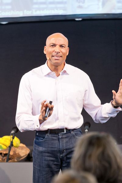 Keynote Speaker Edgar Itt (Bild: Franz Pfluegl / Corporate Health Convention)