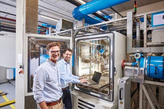 Produktinnovationen als wichtiger Motor: Fast 1.200 Menschen arbeiten bei Endress+Hauser an neuen Produkten und Technologien Produktinnovationen als wichtiger Motor: Fast 1.200 Menschen arbeiten bei Endress+Hauser an neuen Produkten und Technologien