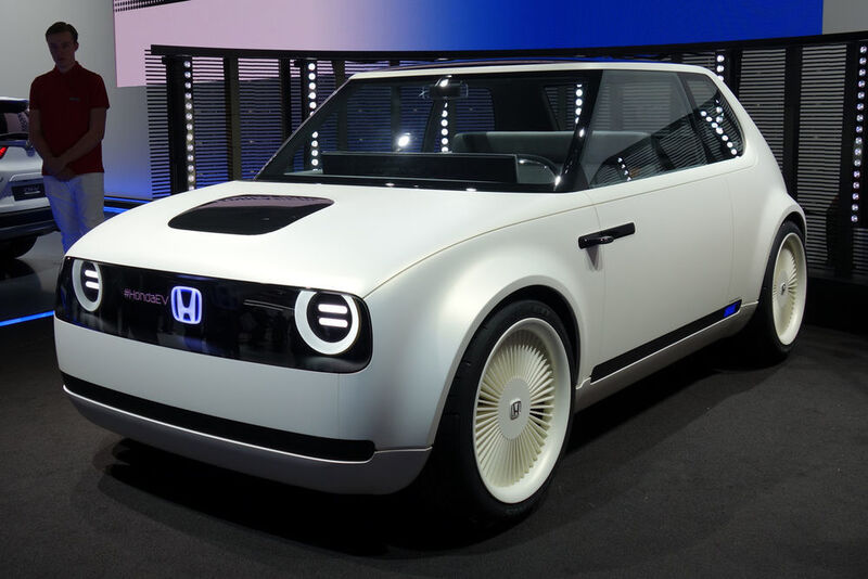 Das Urban EV Concept von Honda zeigt die Vision eines E-Autos für Europa und soll für künftige elektrisch angetriebene Serienmodelle richtungsweisend sein. (Wehner / »kfz-betrieb«)