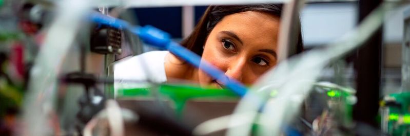 IoT und AR gehen Hand in Hand und helfen Unternehmen so, Probleme auch ohne Personal vor Ort zu lösen und ihre Effizienz zu steigern.(Bild:  gemeinfrei / Unsplash)