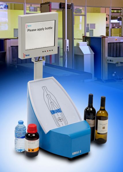 Deutsche Mechatronics fertigt „Emili 2“, das System zur Detektion gefährlicher Flüssigkeiten bei der Sicherheitskontrolle auf Flughäfen. (Bild: Emisens)