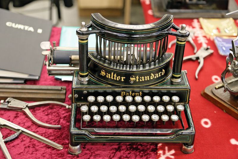 Salon Retro-Technica de 2015, une bourse pour le matériel technique de collection, d'occasion et de liquidation, la prochaine édition est prévue du 22 au 23 octobre 2016 au Forum Fribourg. (www.forum-fribourg.ch) (Image: JR Gonthier)
