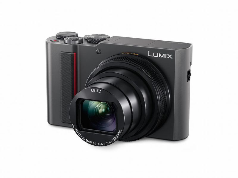 Mit ihrem üppigen Brennweitenbereich von 24 bis 360 Millimetern punktet die TZ202 von Panasonic. (Panasonic)