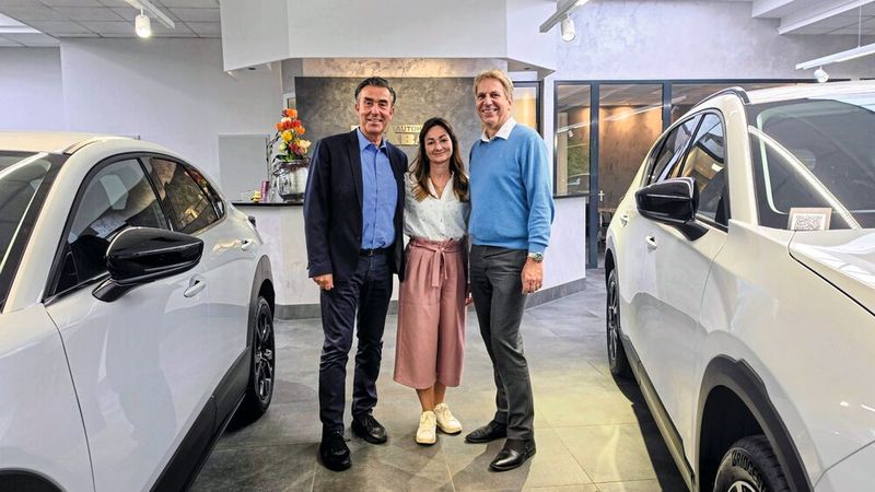 Uwe Kraban, Katja Kraban-Pichel und Marko Böttcher (v. l.) haben den Übergabeprozess dank einer guten Vorbereitung gut gemeistert.(Bild:  Mauritz – VCG)