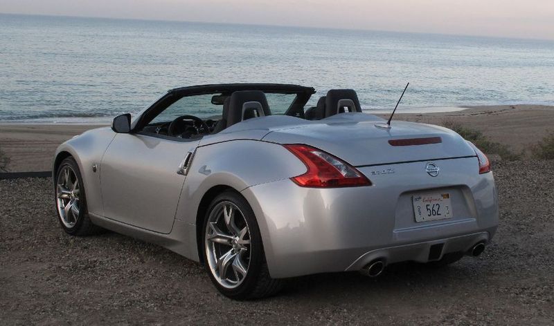 Der verkürzte Radstand rückt die Hinterräder näher an die Sitze – so lässt sich der neue Z bei schneller Kurvenfahrt nun noch intensiver mit dem „Popometer“ bewegen. (Archiv: Vogel Business Media)