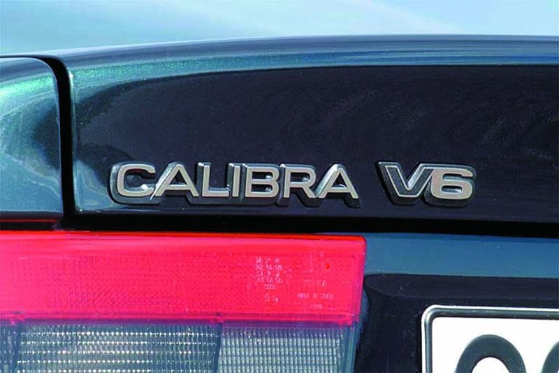 ... noch außen unterschied sich der V6 groß von seinen schwächeren Brüdern.  (Foto: Opel)