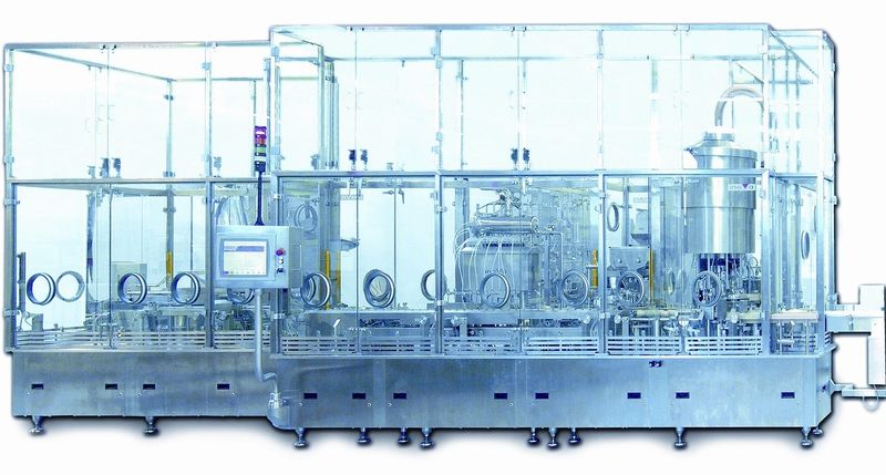 Die für einen amerikanischen Augentropfenhersteller konzipierte Hochleistungsmaschine ist für die Isolatortechnik vorbereitet. (Archiv: Vogel Business Media)