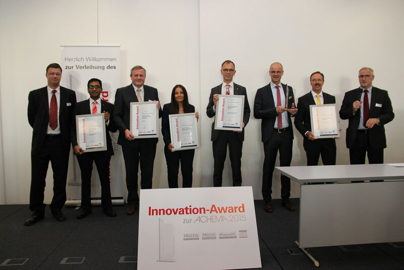Winners and nominees in the automation and control category: Jörg Kempf, Neil Shah/ABB, Dipl.-Ing. Martin Müller/Phoenix Contact, Antonella Colucci/Endress+Hauser, Thomas Albers/Wago, Ulrich H. Hempen/Wago, Jürgen Skowaisa/Vega and Gerd Kielburger. (PROCESS)