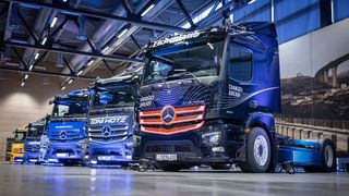 Mercedes-Benz Trucks hat die ersten elektrischen Actros an Logistikpartner des Werkes Wörth am Rhein übergeben. (Bild: Daimler Truck AG)