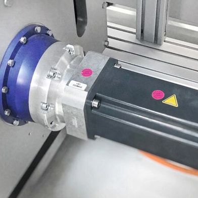As an integral part of Koch Pac-Systeme's Predictive Pack digital service product, the gearboxes with Cynapse and Wittenstein's Smart Services make it possible to detect damage risks in the packaging specialist's machines at an early stage. (Image:Koch Pac systems)