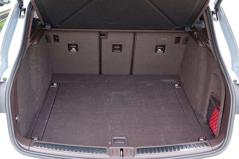 Immerhin ist der Kofferraum mit 500 bis 1.500 Litern schön groß. (Jan Rosenow/»kfz-betrieb«)