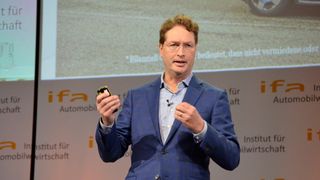 Ola Källenius: „Das regulatorische Umfeld ist so unsicher wie seit Jahrzehnten nicht mehr.“ (Bild: Rehberg – VCG)