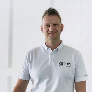 MBA, Dipl.-Ing. Marcel Richter Marcel Richter ist seit mehr als 8 Jahren in der Sensor- und Aufnehmer-Branche aktiv. Seit Anfang 2021 verantwortet und baut er die Themen Produktmanagement, Marketing und Customer Success Management für GTM auf.(Bild:  GTM Testing and Metrology GmbH)