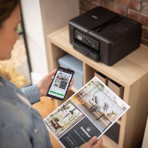 Drucken oder Scannen ist auch per App und WLAN vom Mobilgerät aus möglich.(Bild:  Brother)