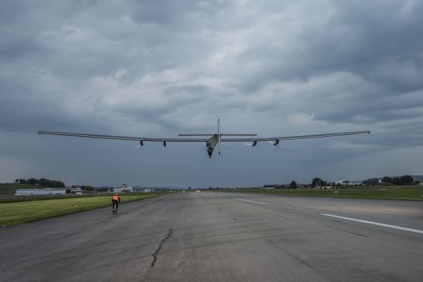 Impressionen vom Erstflug der Solar Impulse 2 (Solar Impulse)