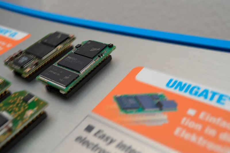Deutschmann Automation, der Spezialist für industrielle Datenkommunikation, präsentiert das flexible Modul Unigate IC Powerlink. Der leistungsfähige All-in-One Busknoten bietet eine einfache und schnelle Powerlink Connectivity-Fähigkeit, die dem offenen Standard der Ethernet Powerlink Standardization Group (EPSG) entspricht. Das weltweit etablierte Busprotokoll Powerlink zeichnet sich nicht nur durch eine schnelle Übertragungsgeschwindigkeit, sondern auch durch eine hohe Echtzeitfähigkeit aus. Hannover Messe: Halle 9, D68 (Deutschmann Automation)