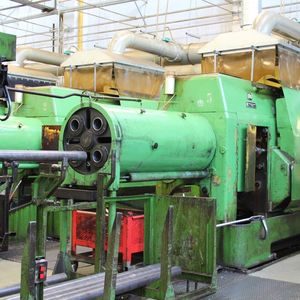 Im Spindelbau wird das Stangenmaterial zum Teil schon fertig geliefert, zum Teil vor Ort zugeschnitten.