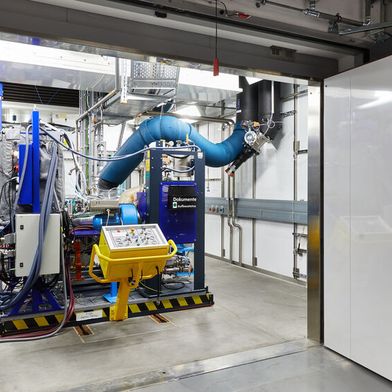 Motorenprüfstand bei Segula in Rüsselsheim. Die Einrichtung stammt aus der Zeit, als Opel noch zu GM gehörte. (Bild: OLIVER ROESLER/Segula)