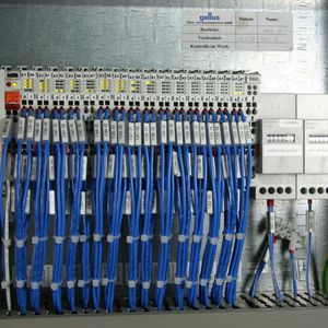 Bei jedem Druckwerk werden neben den Sicherheitsfunktionen die Zu- und Abluftklappen der Gasheizung, die Antriebsfreigaben sowie für unerwünschte Spannungsschwankungen vom Wago-I/O-System überwacht