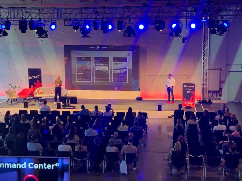 Anna-Lena Schwan (Social Media- und Kampagnenmanagerin) und Thorsten Meffert (Vice President Marketing) bei DB Cargo präsentierten ihre Kampagne: Güter gehören auf die Schiene. (Bild: marconomy)