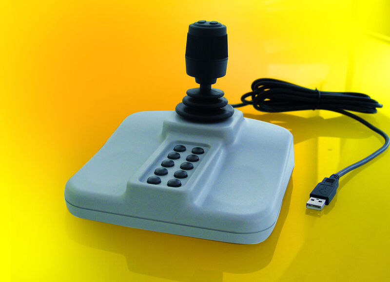 Der Mach V heißt ein Joystick mit USB-Kabel, der sich direkt an Industrie PCs anschließen lässt (Archiv: Vogel Business Media)