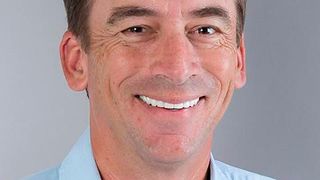 Adam Markin, Chief Executive von Process Sensing Technologies, heißt Rotronic in der PST-Familie willkommen. (Rotronic)