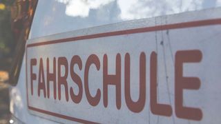 Fahrschulen in Deutschland haben bislang kaum Elektroautos im Fuhrpark. (gemeinfrei)