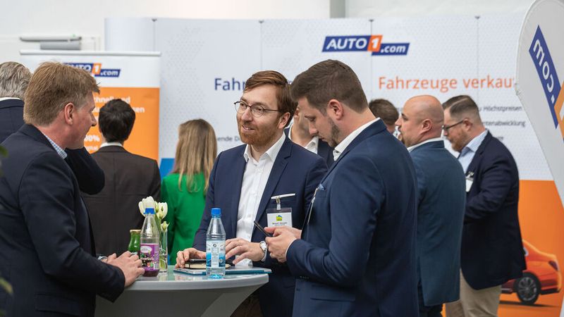 Und es wurde jede Gelegenheit zum Networking genutzt. (Bild: Stefan Bausewein)