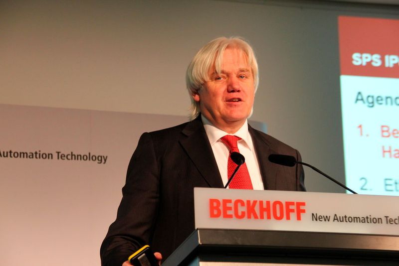 Unternehmer Hans Beckhoff sagte auf einer Pressekonferenz anlässlich der SPS IPC Drives 2015, dass er mit einem Umsatzwachstum von 18 % rechne und über 600 Mio. Euro erreichen werde:  Auch für 2016 rechnet er mit einem zweistelligen Umsatzwachstum: „Wir werden organisch weiterwachsen.“ (Bild: Reinhold Schäfer)