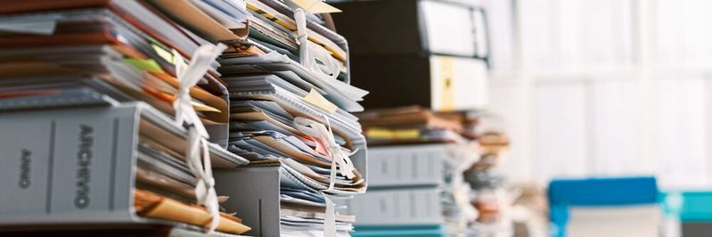 Die Kosten für Bürokratie sind bei mittelständischen Maschinen- und Anlagenbauern ähnlich hoch wie die jährlichen Forschungsausgaben.(Bild:  StockPhotoPro - stock.adobe.com)