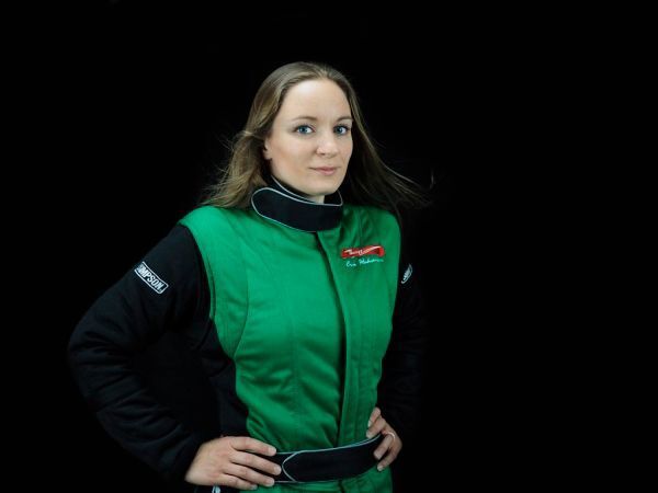 Eva Håkansson – mit fast 435 km/h die schnellste Motorradfahrerin der Welt. (KillaCycle Racing)