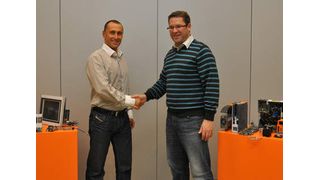Nach der Vertragsunterzeichnung: Links: Paolo Salvagno, Geschäftsführer B&R Industrie-Automation AG Frauenfeld, Rechts: Jonny Dörig, Leiter Business Unit Automation Pantec  (Bild: Pantec)