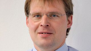 „Wir schauen wie die Zentrifuge schwingt und wie sich die Schwingungsmuster über die Zeit verändern und leiten daraus bestimmte Kenngrößen ab, die uns wiederum mehr über den Zustand der Maschine verraten.“ Prof. Dr. Uwe Janoske, Leiter des Lehrstuhls für Strömungsmechanik, Uni Wuppertal. (Bergische Universität Wuppertal)