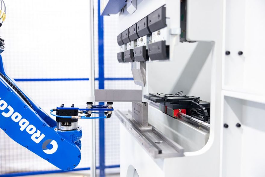 RoboCone Abkantpresse C9 mit Roboter_50.jpg (CoastOne Oy)