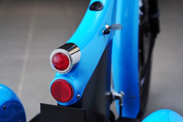 Der Qugo: eine Mischung aus Dreirad und Segway (Bild: Urban Mobility Europe)