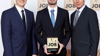 Top-Job-Verleihung 2017 (v. l.): Sven Wischnewski (Geschäftsführer Siko), Armin Steiert (Personalleitung Siko), Wolfgang Clement (Wirtschaftsminister a. D.). (Siko)