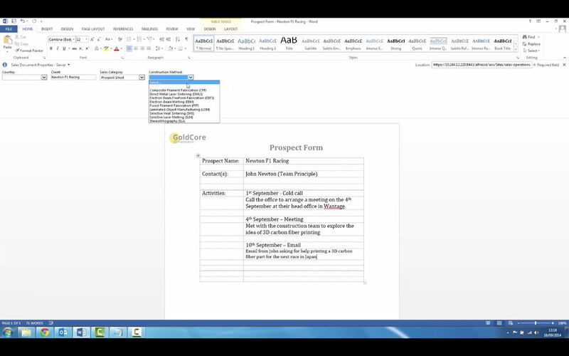 Alfresco One 5.0 ist vollständig in Microsoft Office Anwendungen integriert. So lassen sich beispielsweise – wie hier zu sehen – Kunden-Metadaten direkt aus MS Word heraus festlegen und bearbeiten. (Bild: Alfresco)