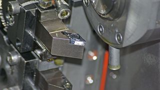 Prototype d'une nouvelle plaquette de Mitsubishi Materials essayée avec succès chez Mediliant SA. (Six sigma tools/Mediliant)