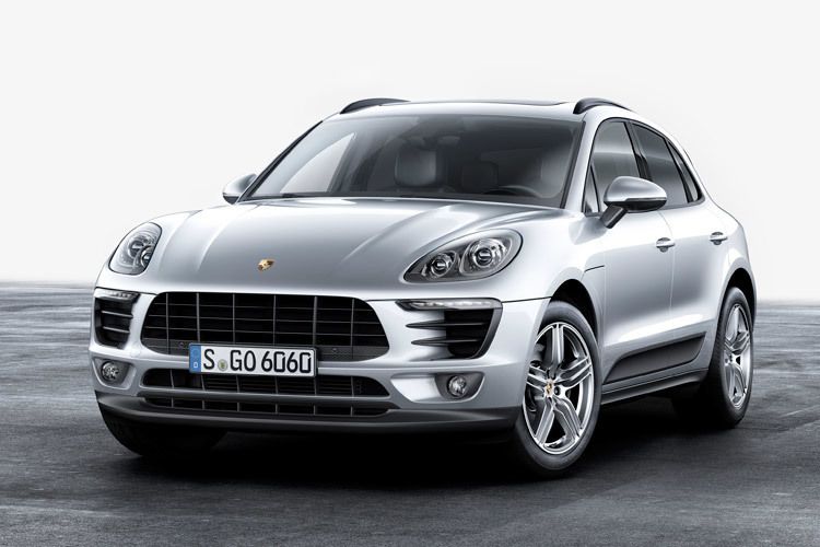 Einstiegsmodell ist seit Mitte 2016 der Macan mit einem 2,0-Liter-Vierzylinder aus dem VW-Konzernregal, der 252 PS leistet. (Foto: Porsche)