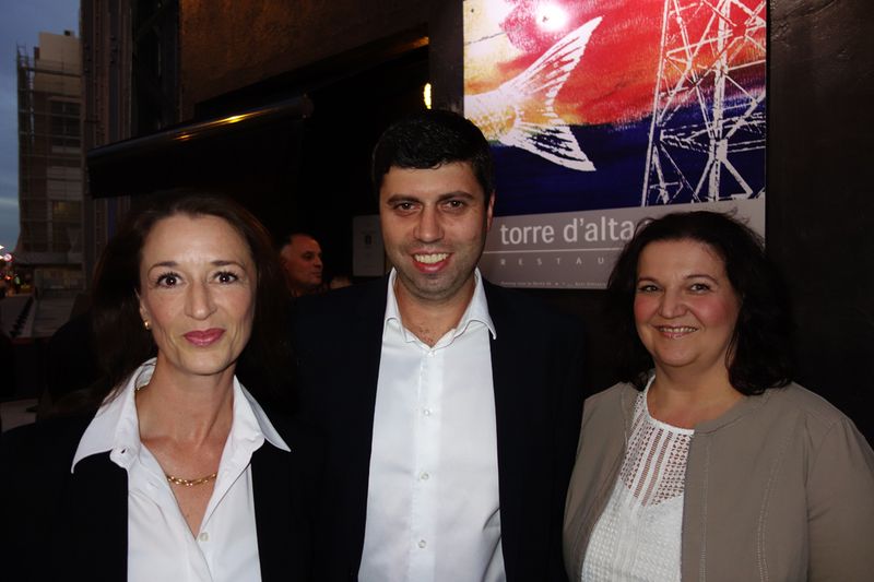 Sascha Viro, ALSO mit den Damen (l.) Simone Heitmann, Computacenter und Lilli Kos, IT-BUSINESS (Bild: IT-BUSINESS)