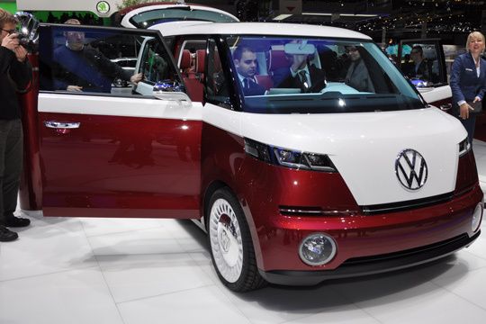 Einer der Stars dieses Jahr in Genf: Der neue VW Bulli könnte 2015 auch auf der Straße zu sehen sein. (Archiv: Vogel Business Media)
