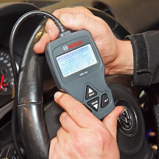 OBD-Dongles und Scanner helfen bei der Fehlerdiagnose – wenn sie richtig funktionieren.(Bild:  GTÜ)