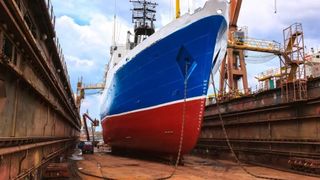 Seit Jahrzehnten wartet der deutsche Schiffbau mit Blick auf die Politik auf klare Aussagen, wohin die Reise gehen soll. Nun hat sich die Branche erholt, die Aufträge hageln in die Bücher und Ende April wird in Emden die 14. NMK stattfinden. Die Schiffbauer hoffen auf klare Signale ... (Bild: Reedebrecht)